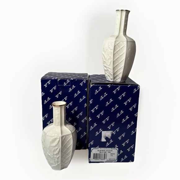 Fitz and Floyd Essentials Botanical Collection Trellis Vase Ivory Gold Rim Set 2 - Picture 5 of 6